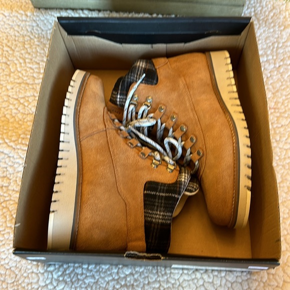 Cole Haan Zerogrand Explorer Gateway Hiker Waterproof Boots Sz 8 New in Box - Picture 15 of 16